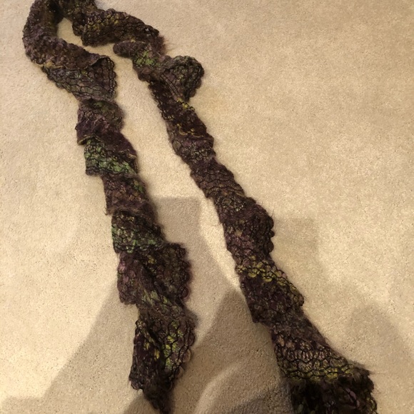 Italian Ruffle Knit Scarf - Picture 2 of 4